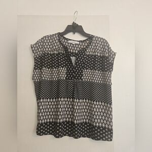 Loft Women’s Black & White Printed Cap-Sleeve Top